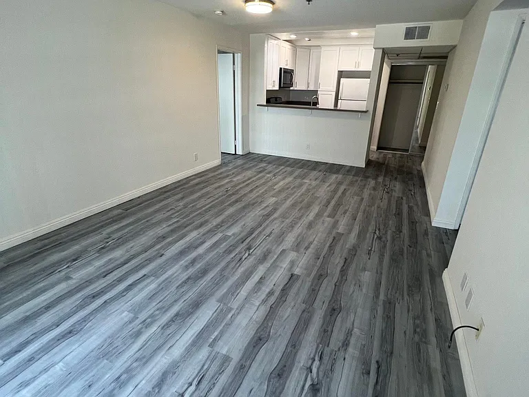 10916 Ashton Ave #101 — Photo 7