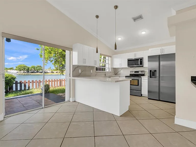 15311 SW 52nd Ter — Photo 12