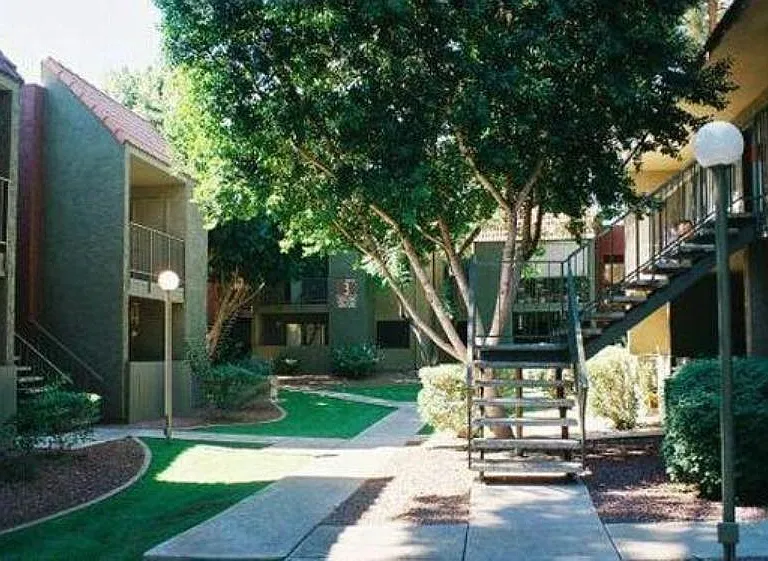 Rancho Sierra Apartments — Photo 2