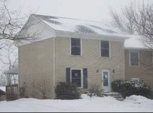 1065 River Forest Dr, Flint, MI 48532