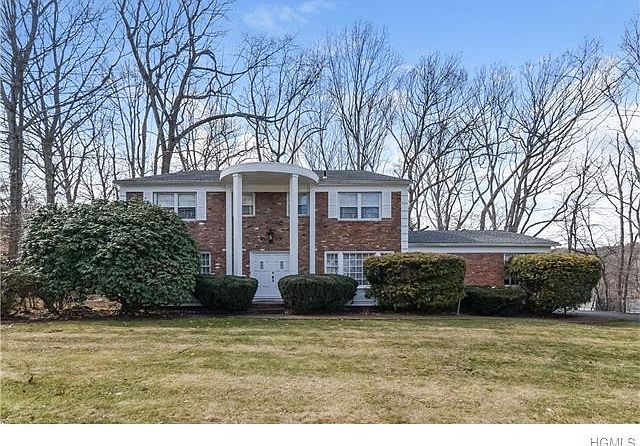 1st image of 16 Beaumont Dr