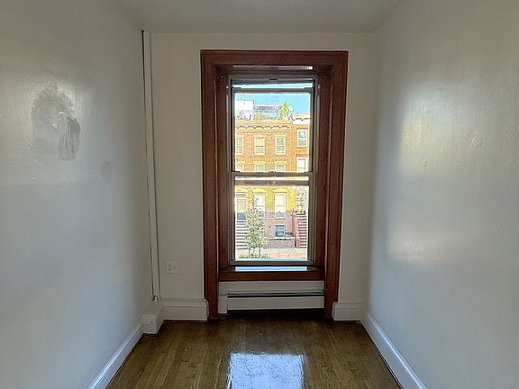 3rd image of 86 Ryerson St APT 3