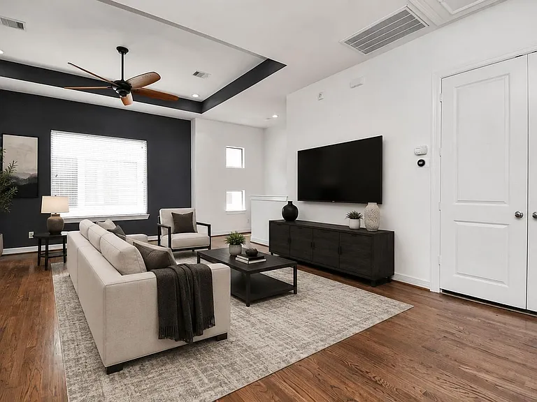 3900 Center St — Photo 11