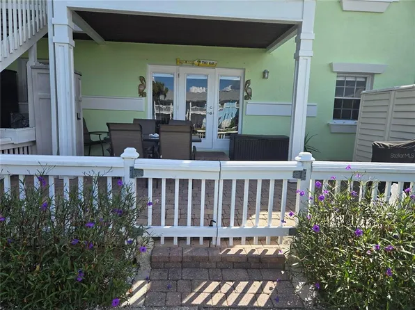 5231 Beach Dr SE APT A, Saint Petersburg, FL 33705