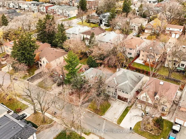 302 Spring Garden Ave, Toronto, ON M2N 3H3