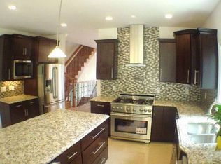 538 Undercliff Ave, Edgewater, NJ 07020