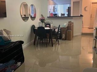 8200 NW 10th St #15, Miami, FL 33126