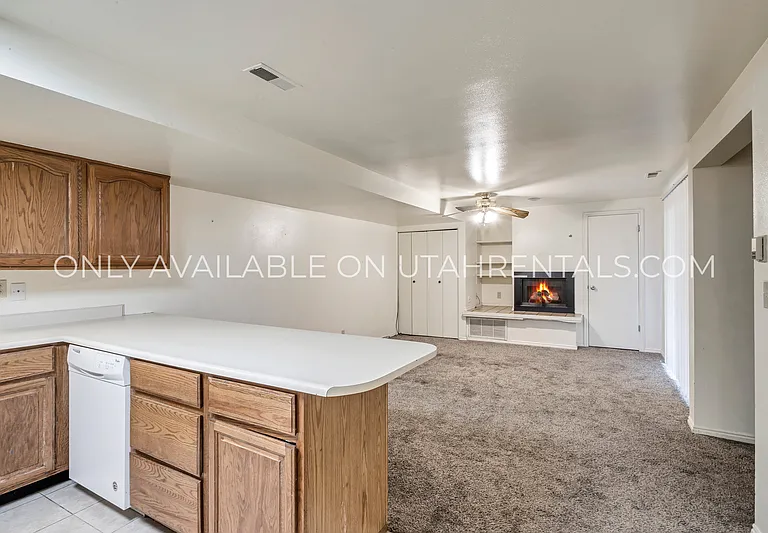 1671 Hickory Ln — Photo 10