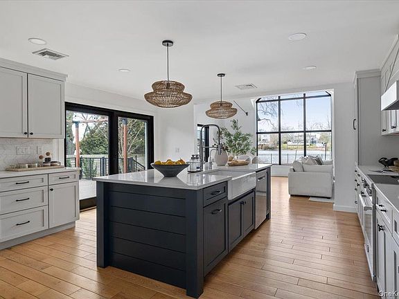 3rd image of 16 Shore Road