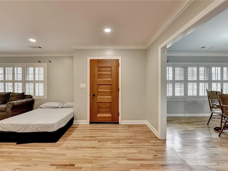 8 Highland Ln — Photo 4