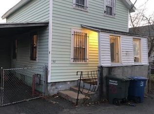 30 Suggetts Ln, Bridgeport, CT 06607