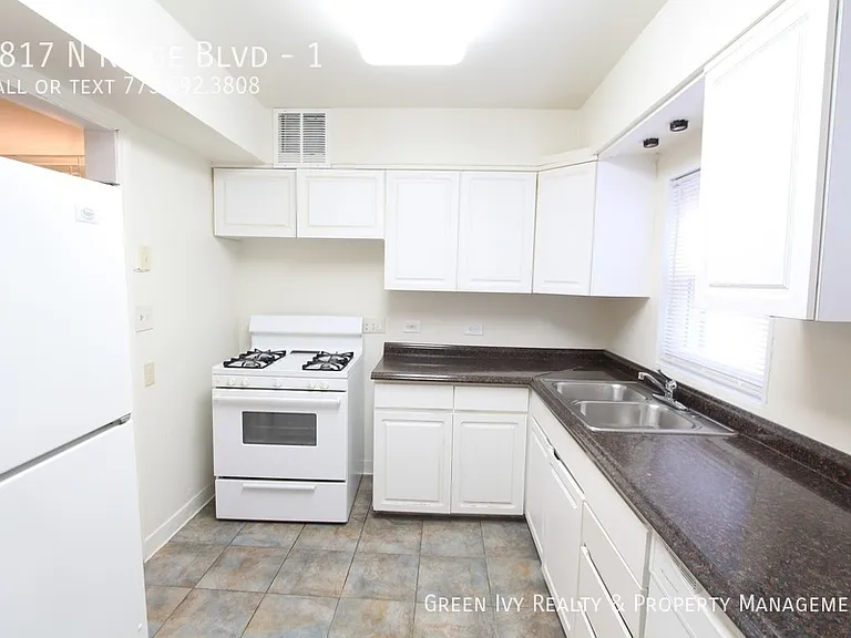 6817 N Ridge Blvd #1 — Photo 8