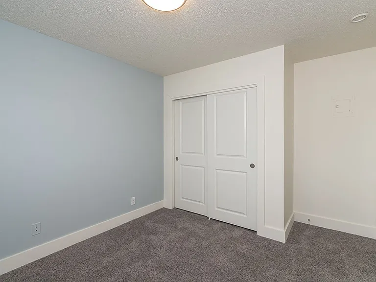 Uptown 7 Apartments — Photo 26