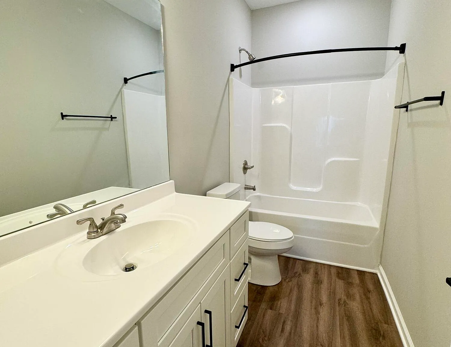 3 bed, 2.0 bath, 1380 sqft, $2,250 — Photo 4