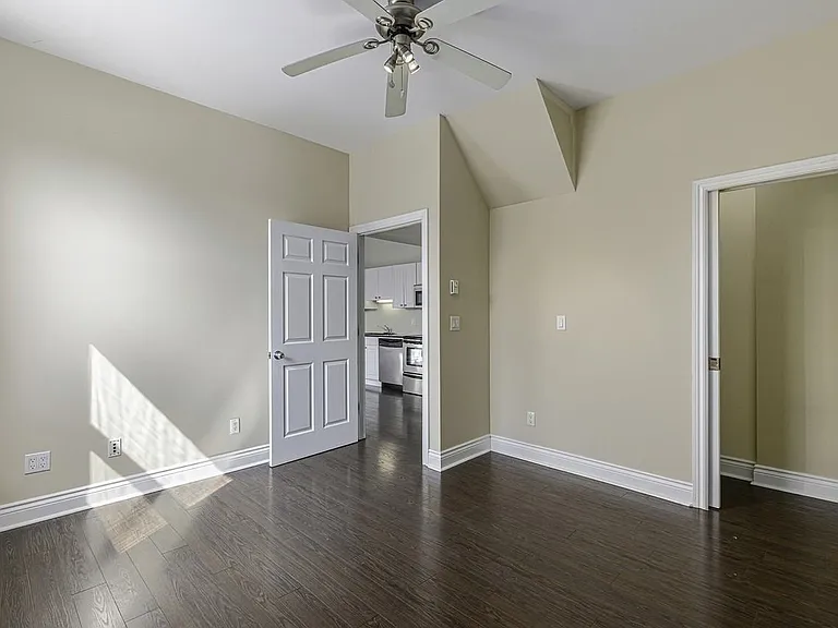 329 Johnson St #4 — Photo 6