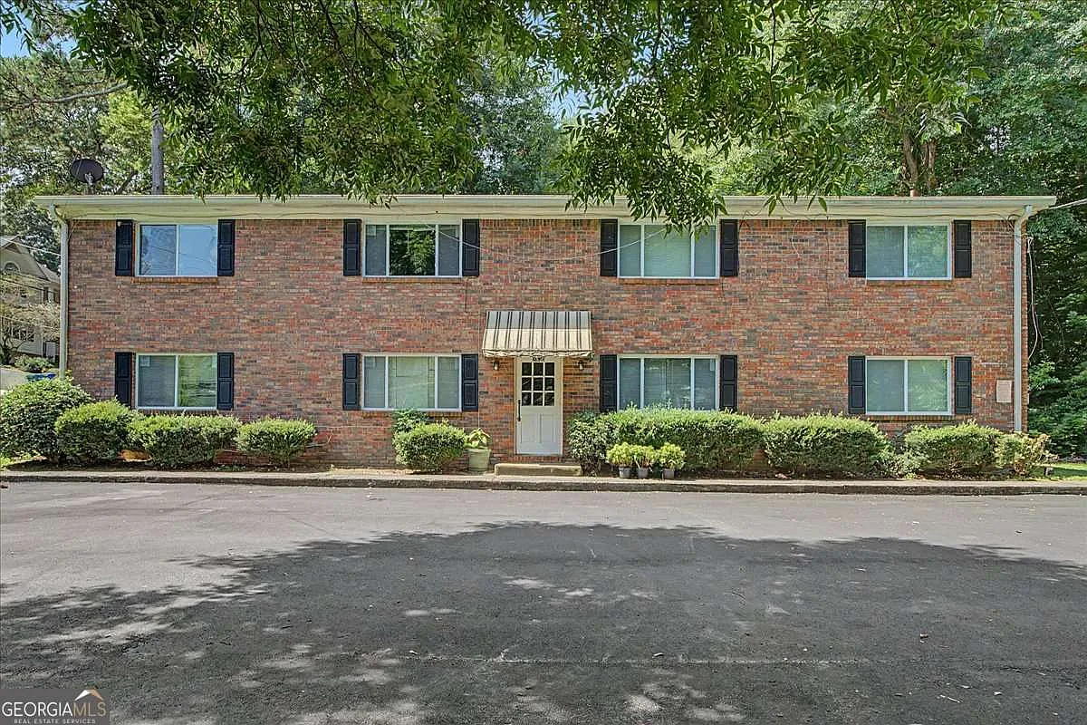 2430 Coosawattee Dr NE — Photo 1