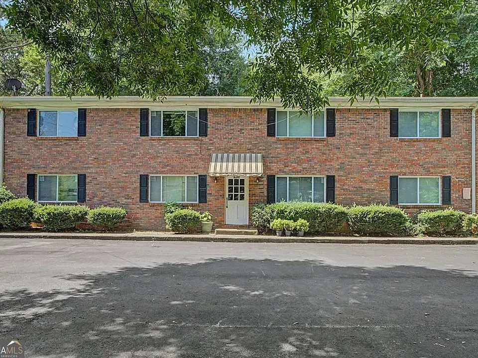 2430 Coosawattee Dr NE