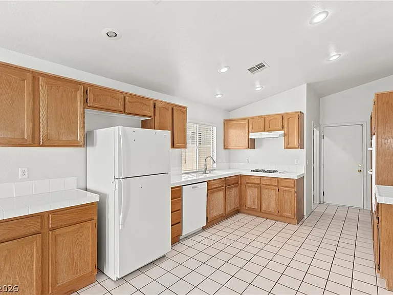 1815 Stablegate Ave — Photo 8