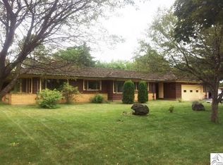 2218 10th Ave E, Hibbing, MN 55746