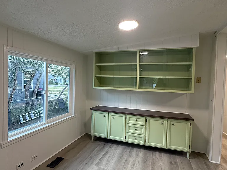 635 Washington Ave — Photo 6