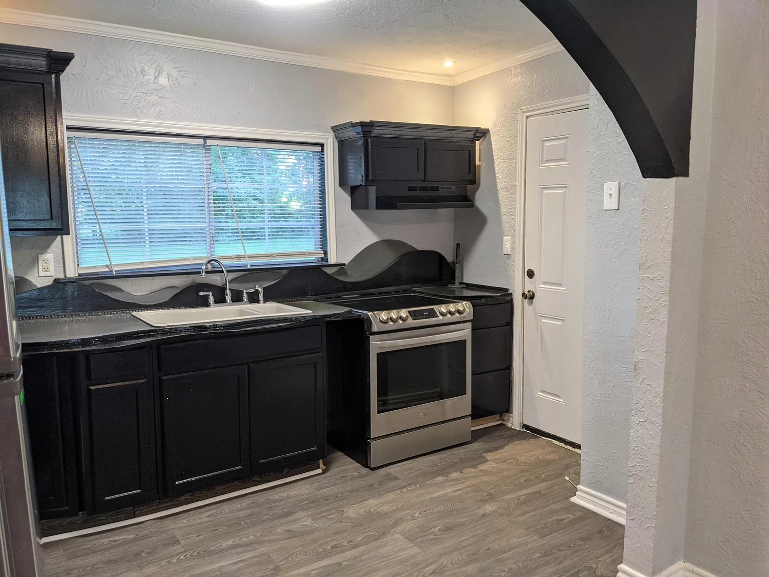 2 bed, 918 sqft, $1,195 — Photo 3
