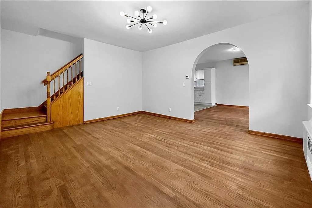4 bed, 1.5 bath, 1518 sqft, $4,950 — Photo 1