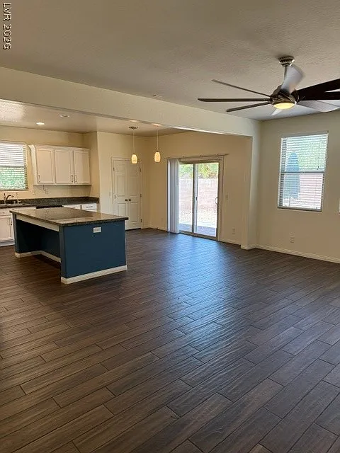 3 bed, 2.5 bath, 1981 sqft, $2,200 — Photo 3
