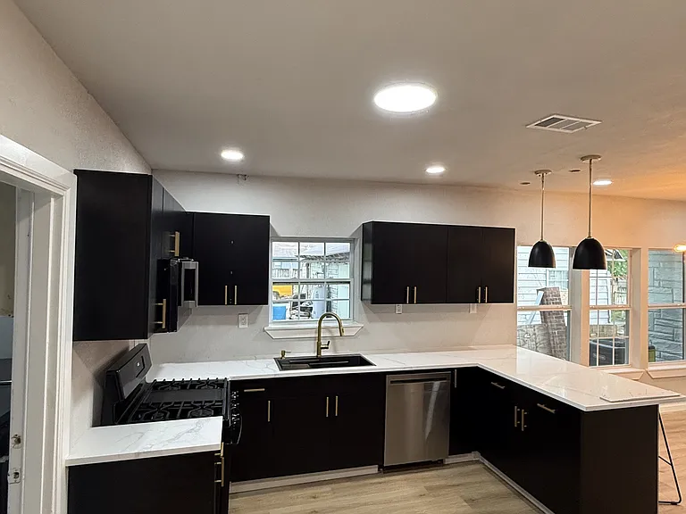 758 Bethpage Ave — Photo 22