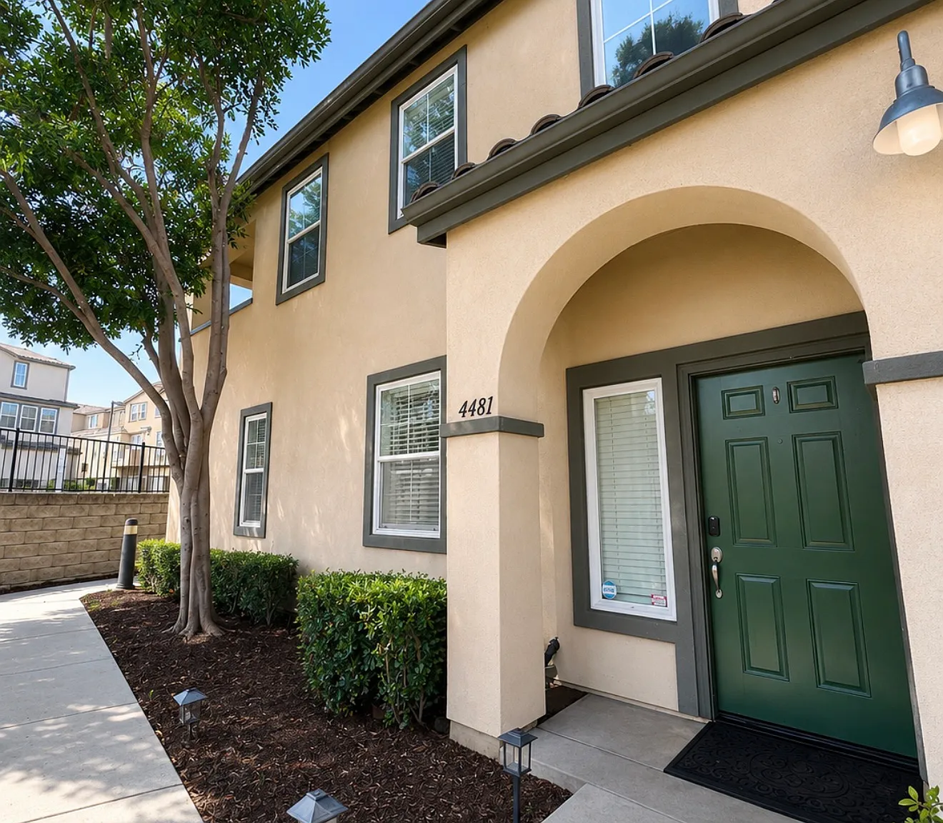 3 bed, 1559 sqft, $3,800 — Photo 2
