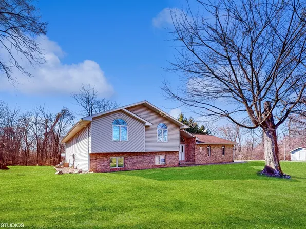 1068 N County Line Rd, Westville, IN 46391