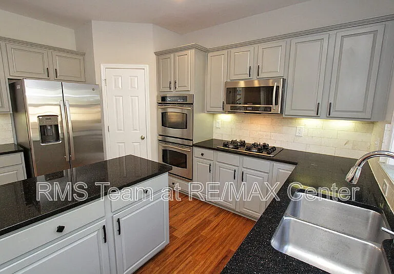 5057 Bethpage Dr — Photo 15