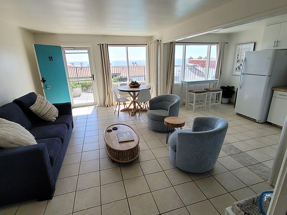 3rd image of 520 Avenida Victoria #11
