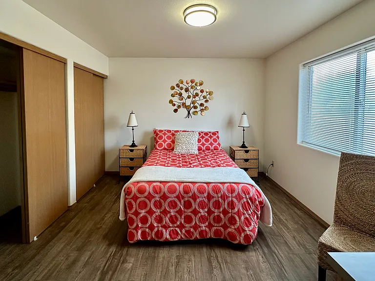 University Court Apartments — Photo 12
