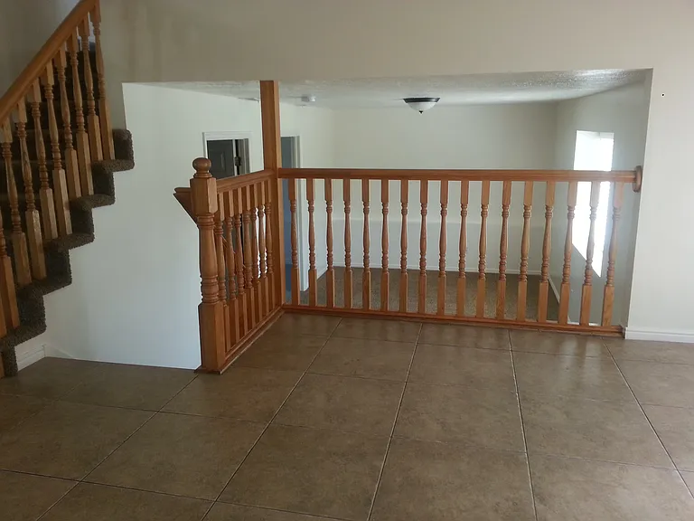 568 S 260 E — Photo 3