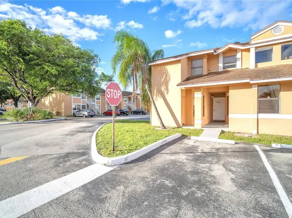 2253 SW 80th Ter #2253, Hollywood, FL 33025