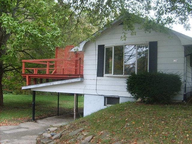 2nd image of 3027 College Ave