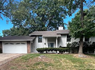 229 Rue Grand Dr, Lake Saint Louis, MO 63367
