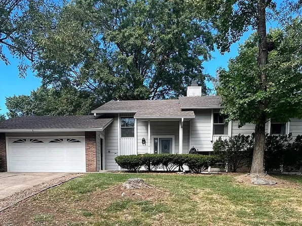 229 Rue Grand Dr, Lake Saint Louis, MO 63367