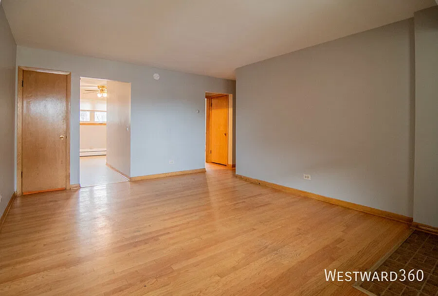 5607 W Irving Park / 1 bed - 1 bath / Available ASAP — Photo 4