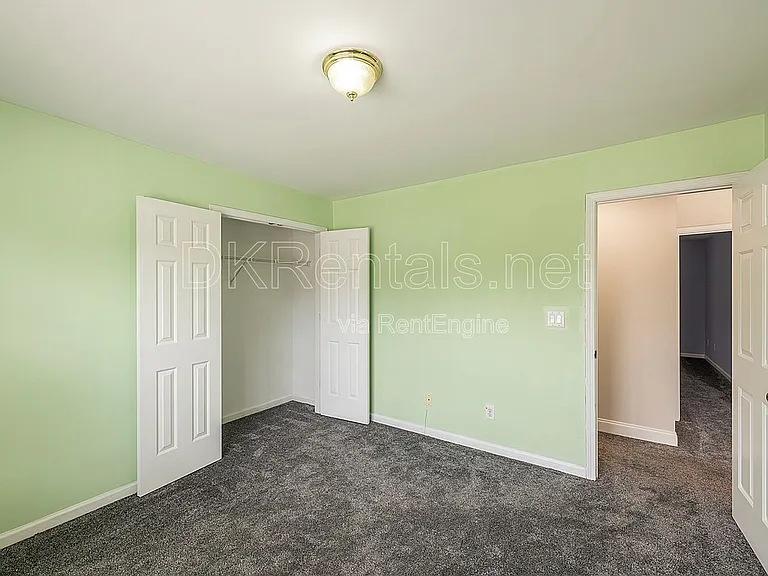 1540 Hampton Hollow Dr — Photo 30