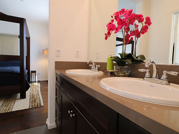 Upgraded Master Vanity