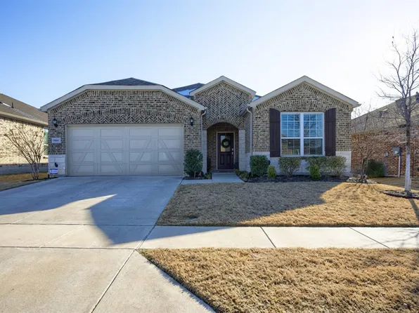 944 Memorial Dr, Aubrey, TX 76227