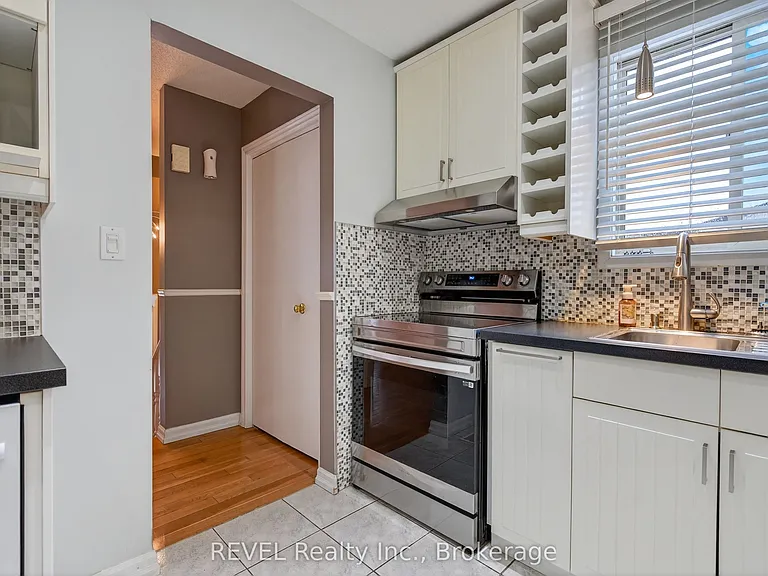6166 Wildrose Cres #UPPER — Photo 14