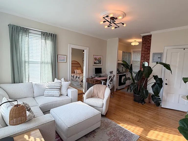 54 Lothrop St #6 — Photo 1