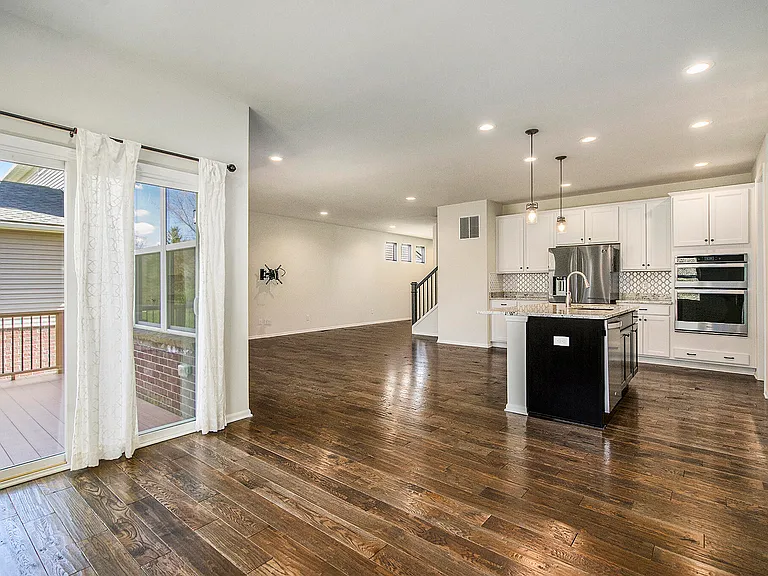 2895 Dillon Dr — Photo 10