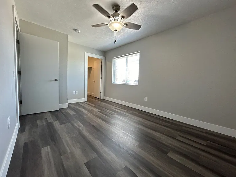 940 S 27th St — Photo 13