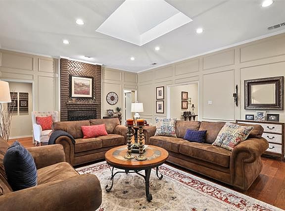 4th image of 8023 Westover Dr