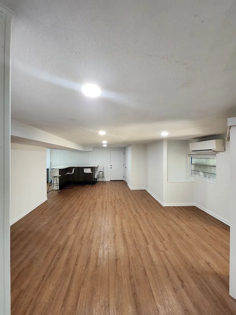 The House Boat Garage Apartment — Photo 3