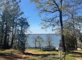 26 County Road 497, Etoile, TX 75944