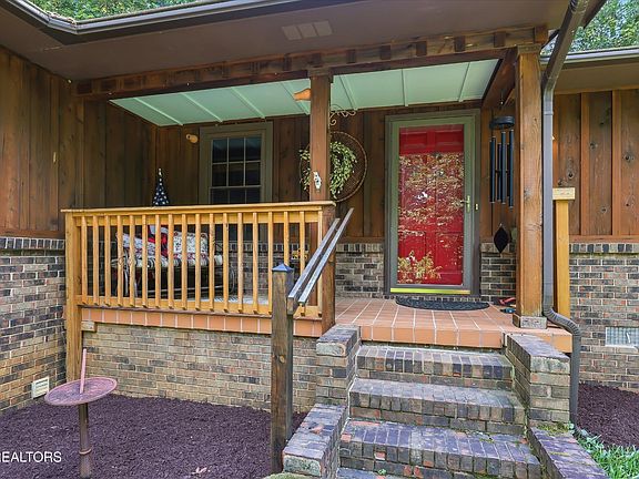 4th image of 2337 Evergreen Rd